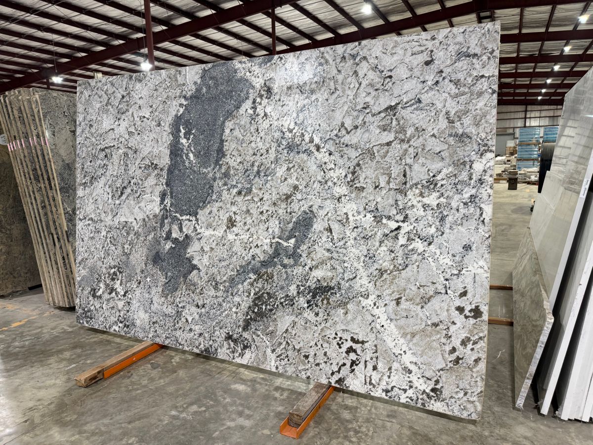 Alpine White 25091503W 3.jpeg