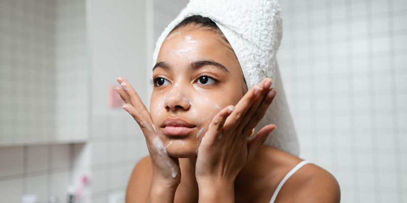 Why Choose Gentle and Effective Cleaning for Your Skin - Featured Image.jpg