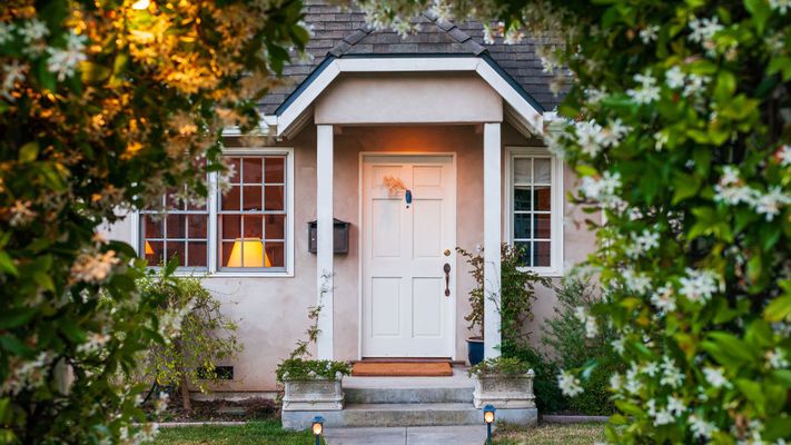 The Benefits of Investing in an Air Purifier for Your California Home header.jpg