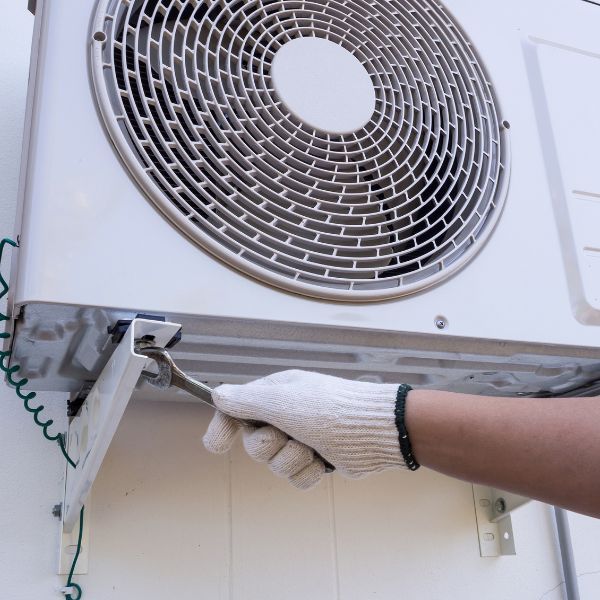 What Does An HVAC Contractor Do 1.jpg