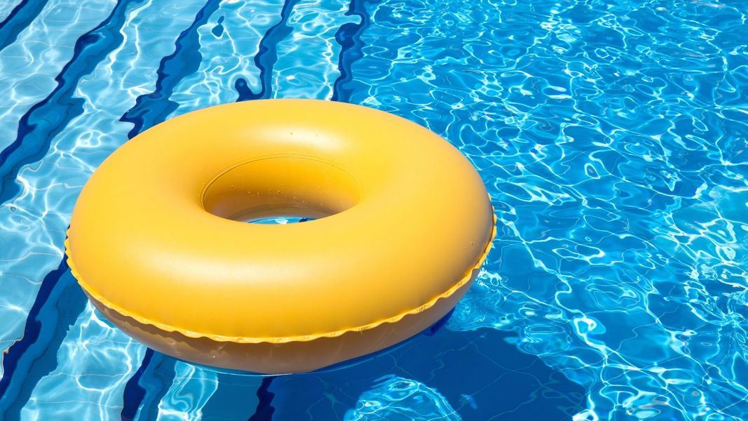 Top Benefits Of Professional Pool Cleaning In Naples - hero.jpg