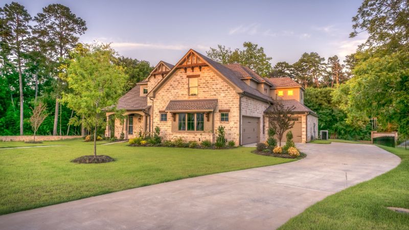 Brick vs Stone - Featured Image.jpg
