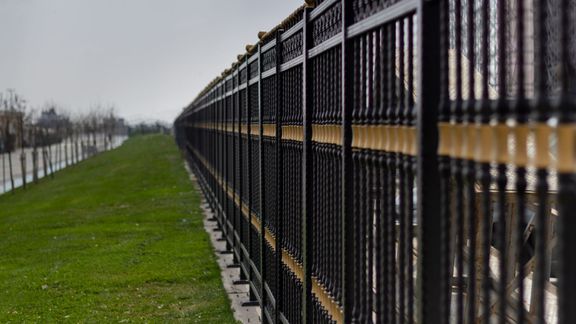 Blog - How Aluminum Fences Can Enhance Your Commercial Property - Featured Image.jpg