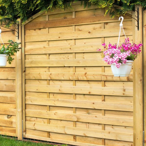 Four Creative Ways to Incorporate Fences in Your Garden2.jpg