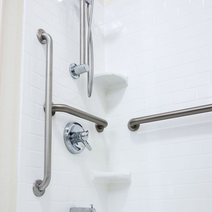 shower with handicap bars