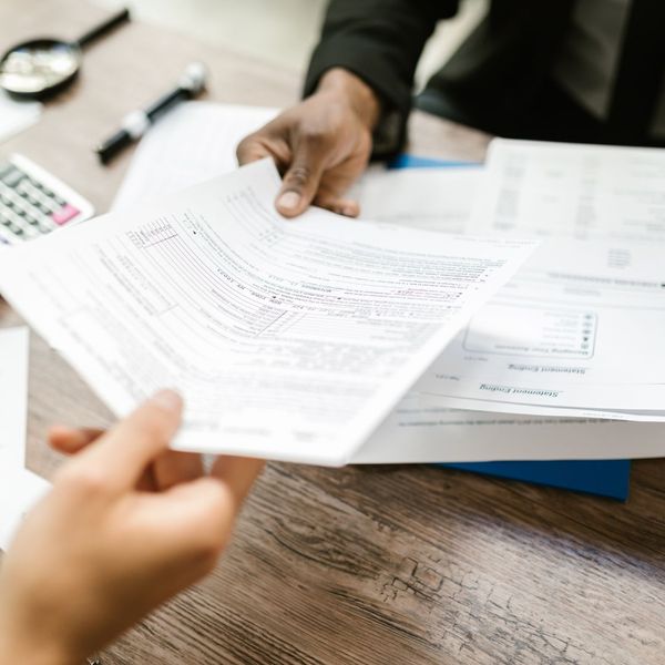 Handing over tax documents