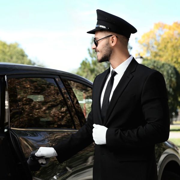 4 Tips for Booking a Last-Minute Luxury Limo Ride - Image 4.jpg