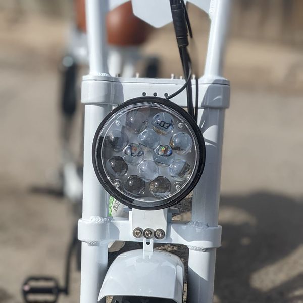 Front light of e-bike