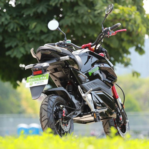 Motorcycle-style e-bike