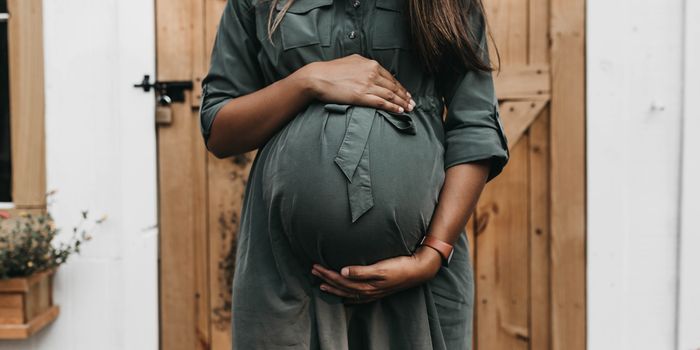 photo of a pregnant woman's belly