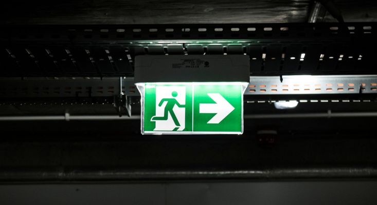 Why Businesses Trust CLI Services for All Their Lighting and Signage Needs.jpg