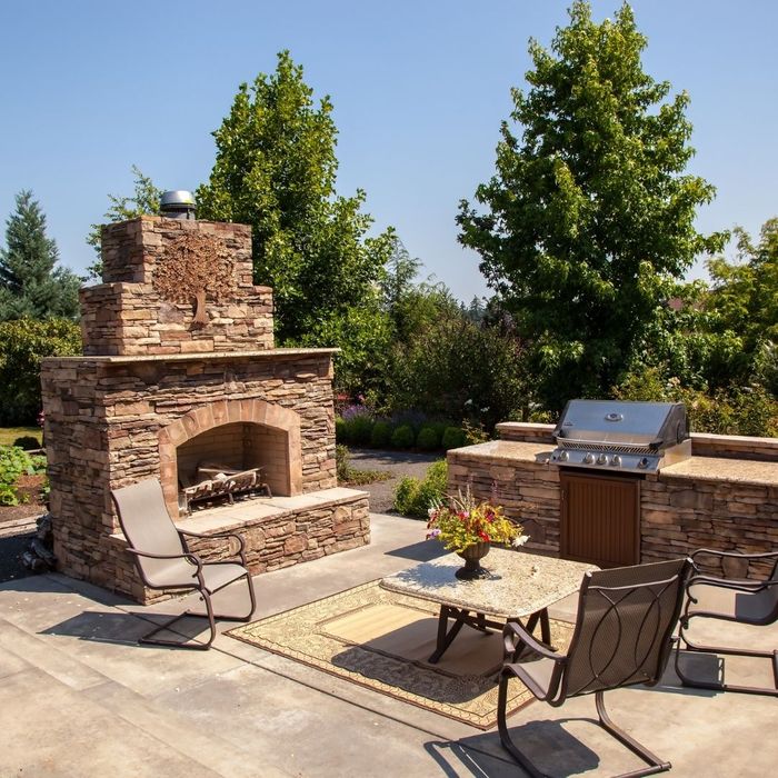 An outdoor kitchen
