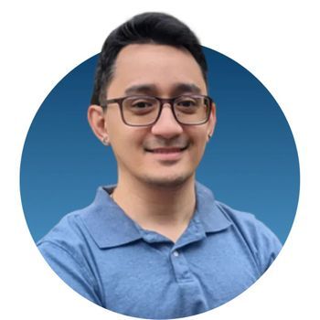 Kris Headshot.jpg