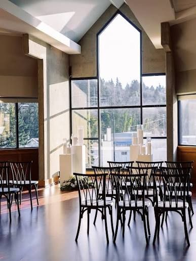 Oregon City wedding ceremony overlooking Willamette Falls