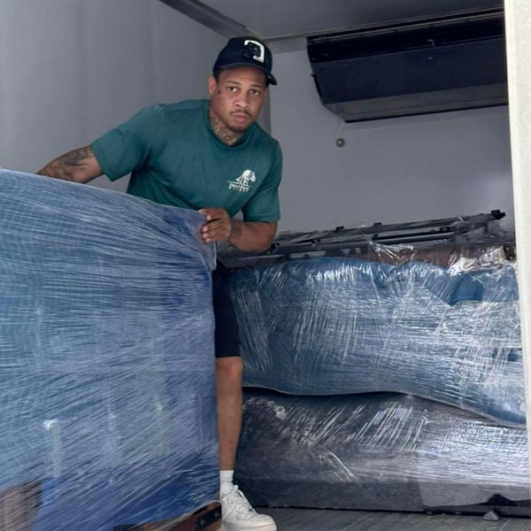 Kane and Family Movers showing their moving services