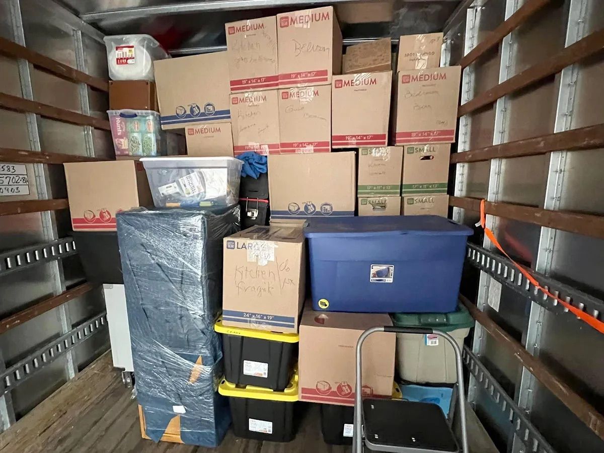 kane-and-family-movers-gallery-home-023-1200h.jpeg