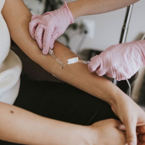 Mobile IV Therapy vs Clinics (3).jpg