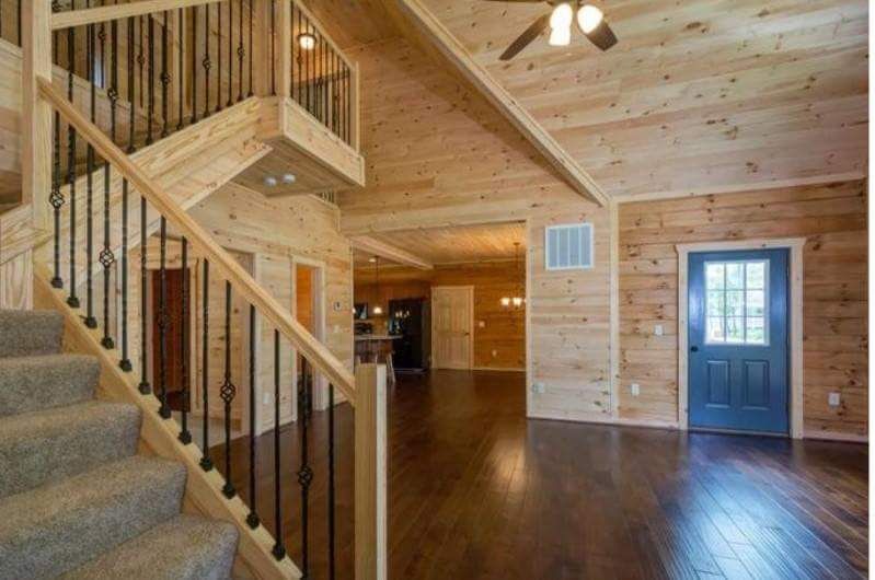 interior log balcony.jpg