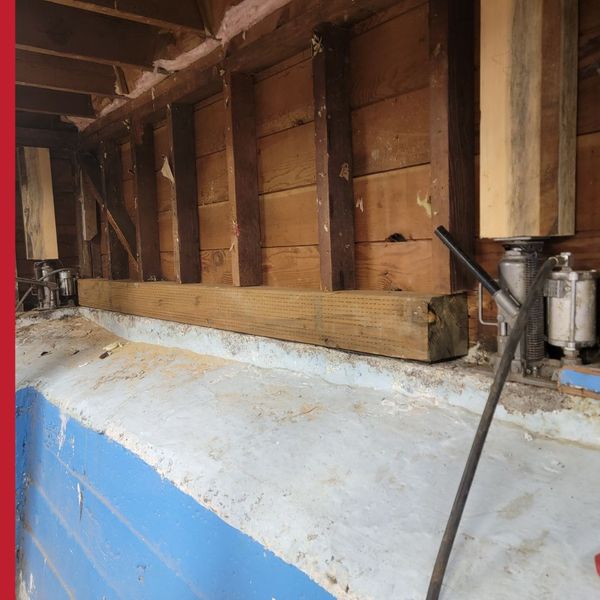 lifting supports under house