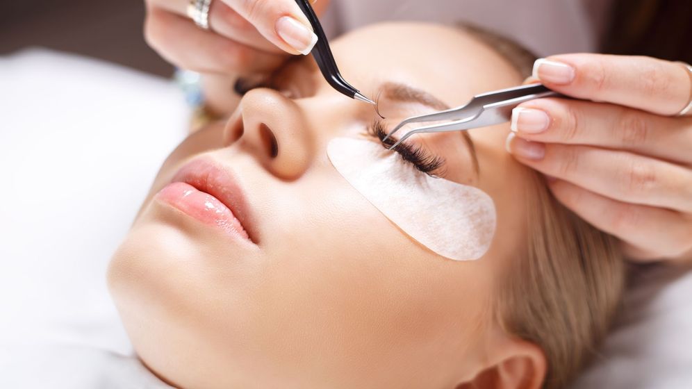 eyelash extension application