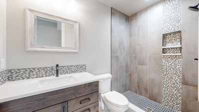 36 - Bathroom 4.jpg