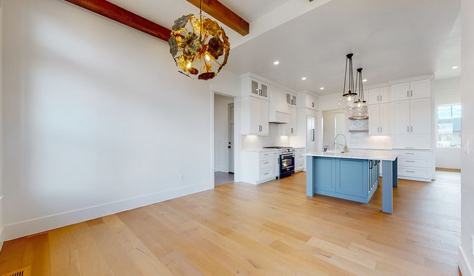 10 - Dining Area.jpg