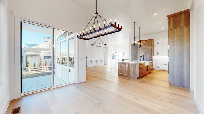 10 - Dining area.jpg