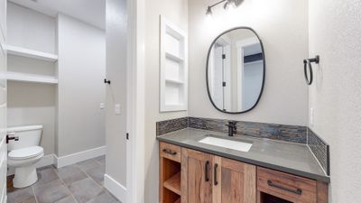 42 - Bathroom 5.jpg