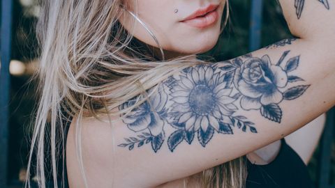 The Pros and Cons of Laser Tattoo Removal-bg.jpg