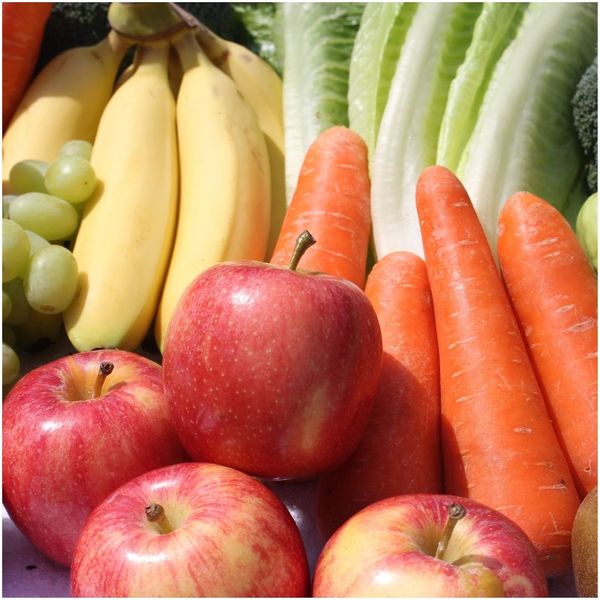 apples, carrots, bananas, lettuce