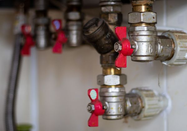 Hot water heater knobs.