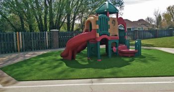 playground_artificial_turf_grass_plushgrass2.jpg