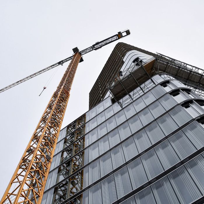 critical lift near tall building