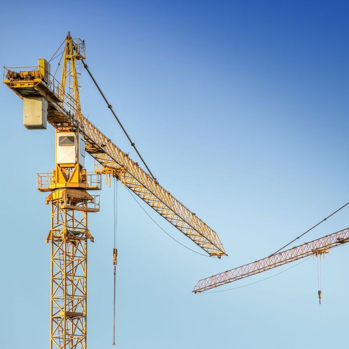 crane on jobsite crane on jobsite