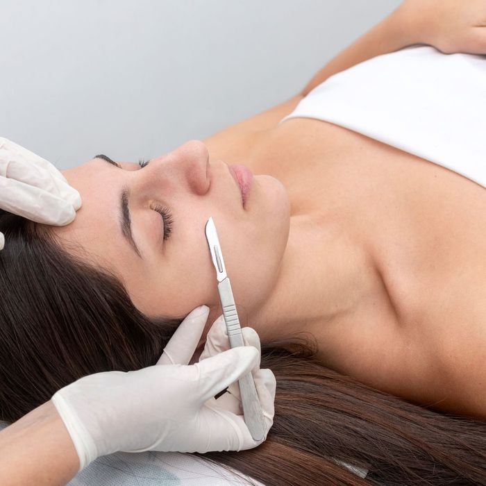 Dermaplaning (2).jpg