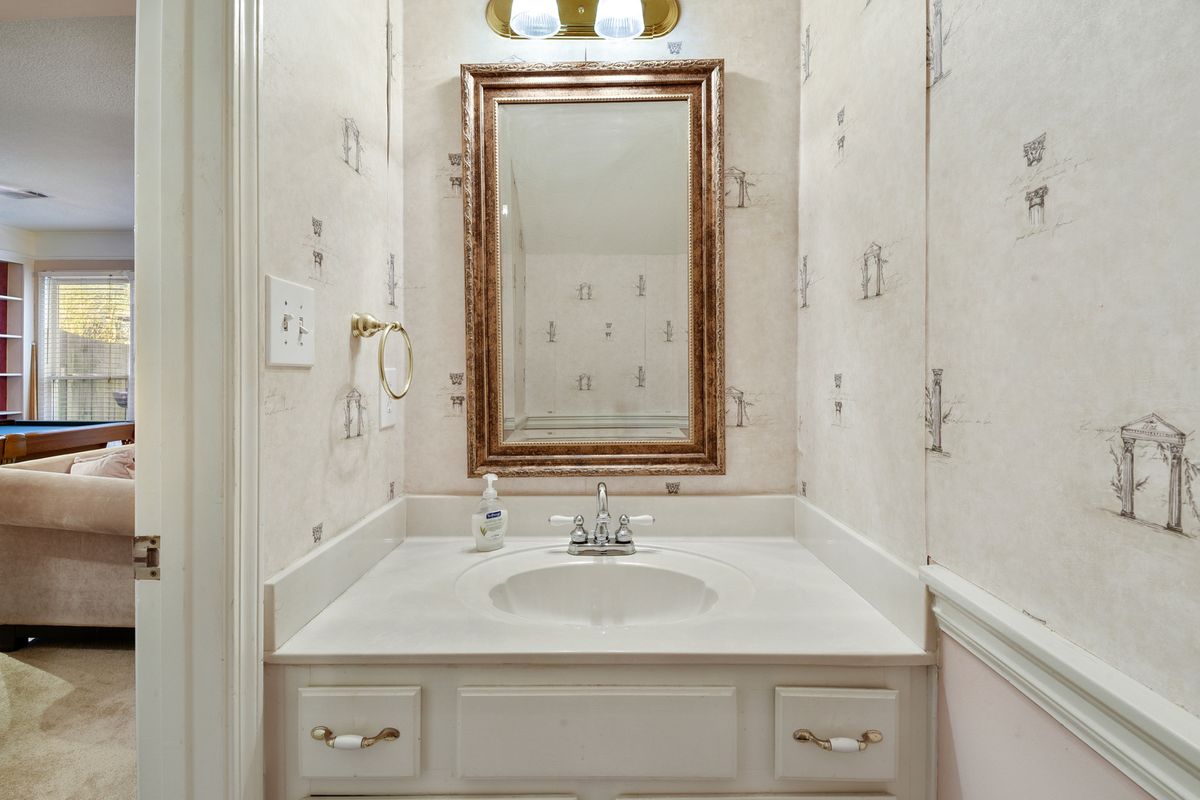 POWDER ROOM