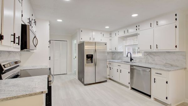 2-9 KITCHEN.jpg