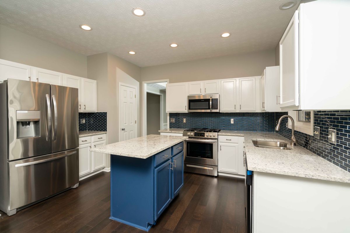 2718 ADAIR TL-KITCHEN1.jpg