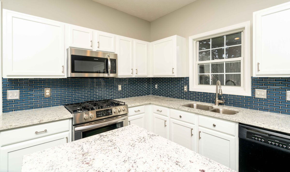 2718 ADAIR TL-KITCHEN1B.jpg