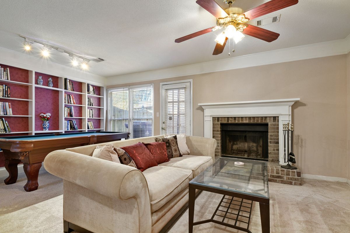 LIVING & DINNING ROOM