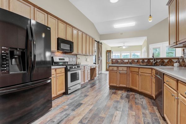 011-1695 Brooks Pointe Ct Lawrenceville GA.jpg