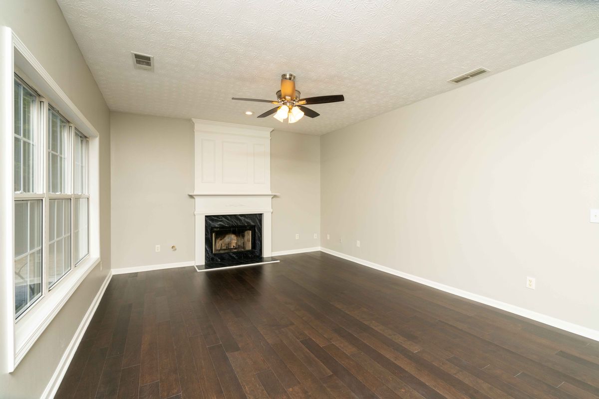 2718 ADAIR TL-FAMILY ROOM.jpg