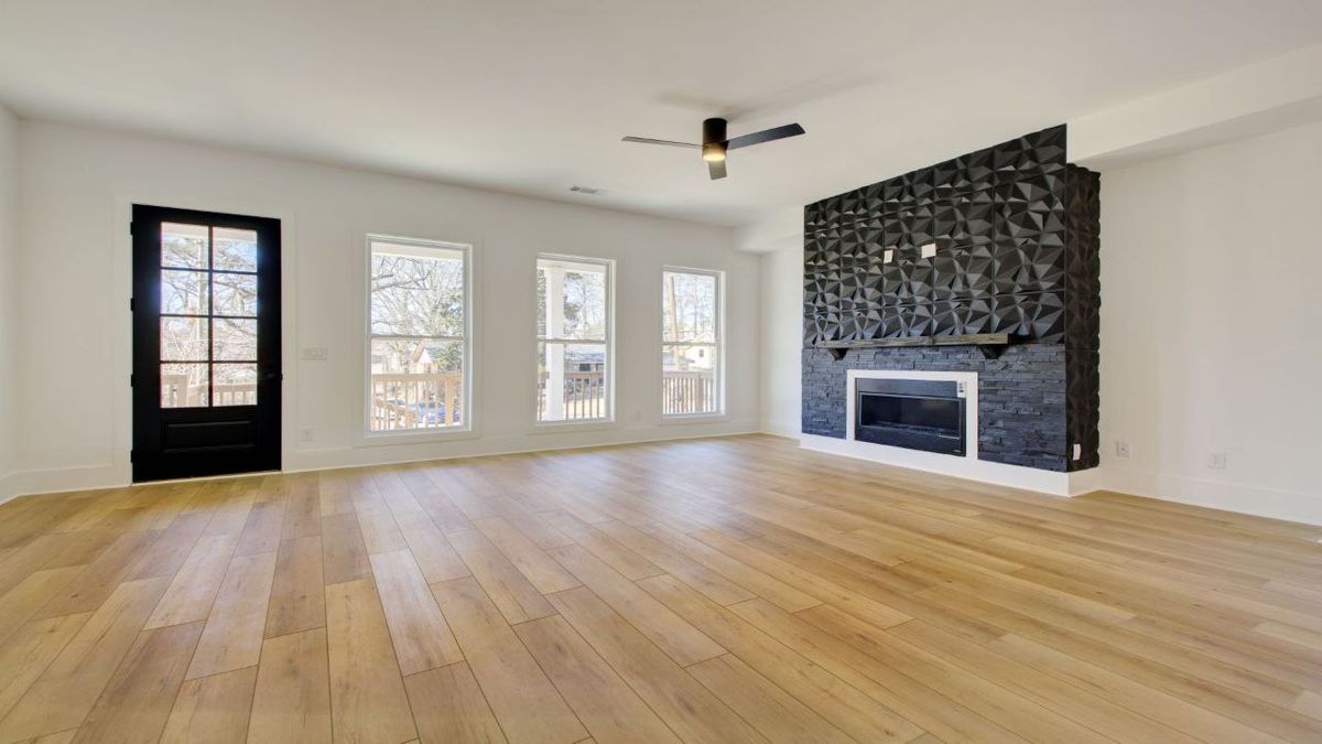 FRONT DOOR / LIVING AREA