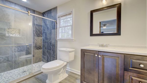 2-18 OWNERS EN-SUITE.jpg