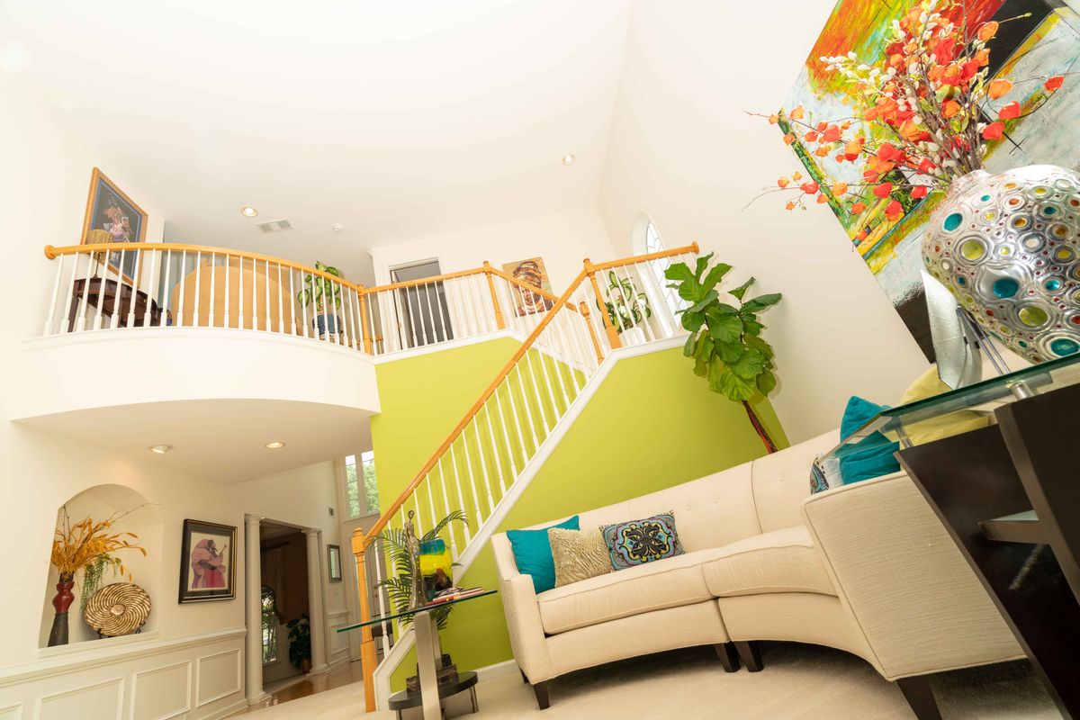 004 FAMILY ROOM1.jpg