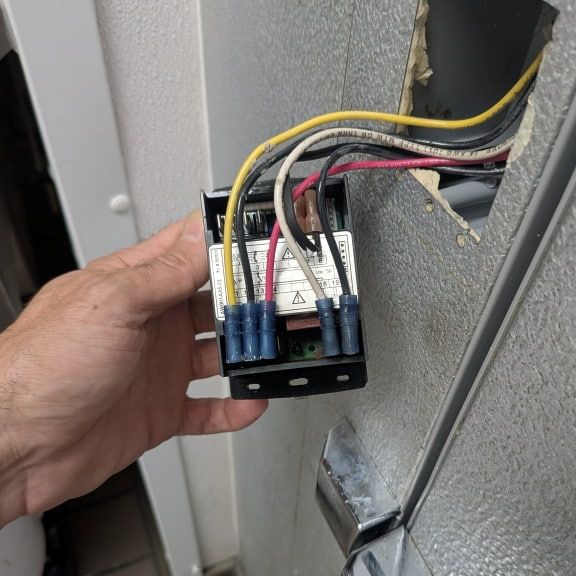 24-hour emergency electrician walk-in freezer power loss