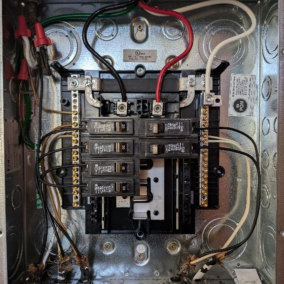 Main Lug Subpanel Close-Up