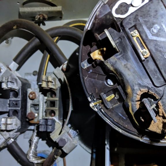 24-hour emergency electrician burned meter total power outage