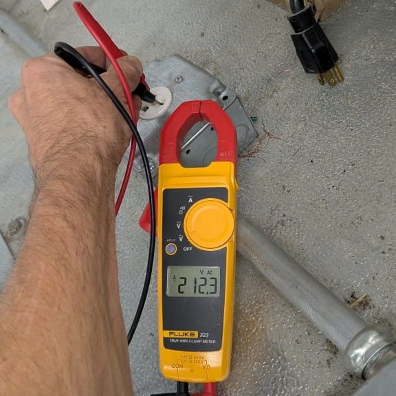 24-hour emergency electrician 240 volt walk-in freezer outlet testing