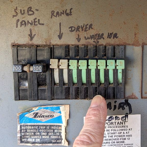 Sylvania Zinsco electrical panel